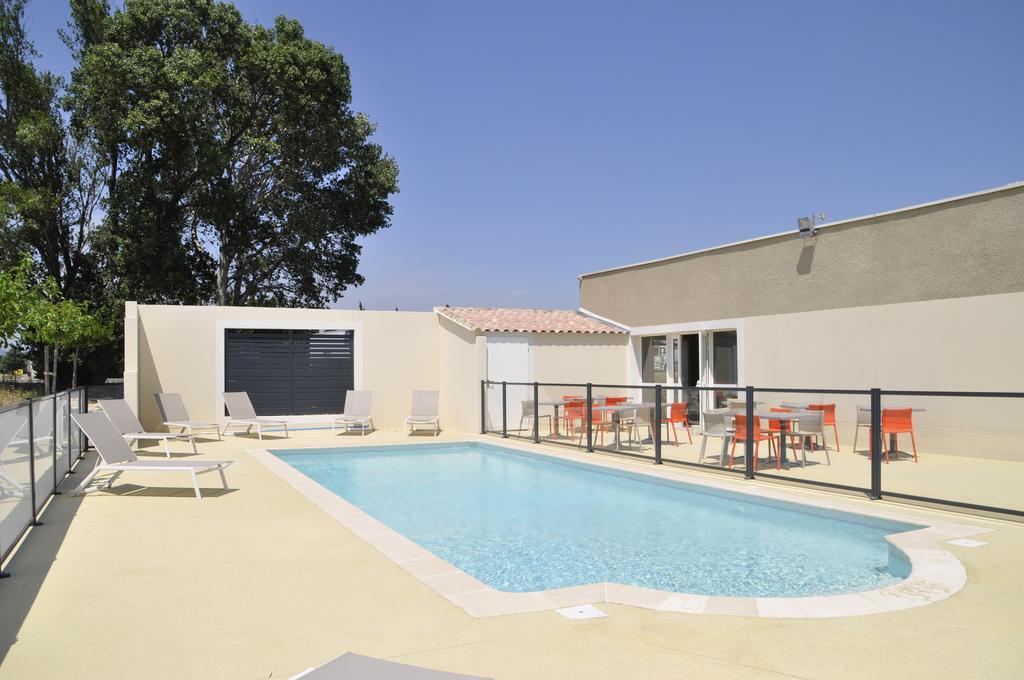 Hotel le Caiman Pierrelatte Esterno foto